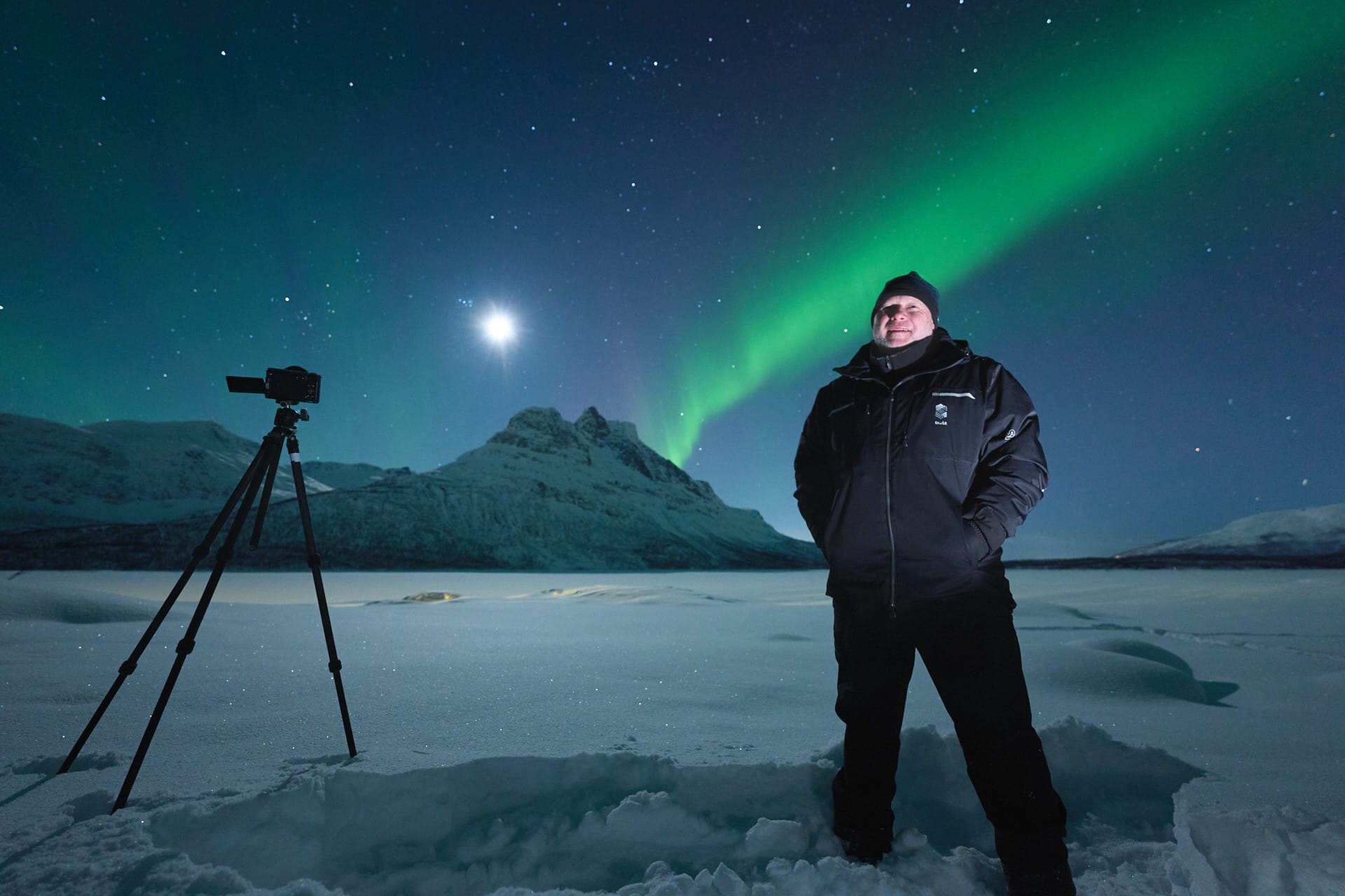 Photography Monthly by Ewen Bell